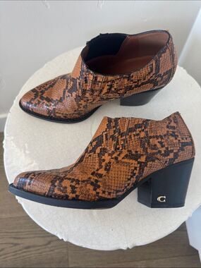 COACH PERRI PTE Caramel Snake Print Ankle Bootie Western Size 6